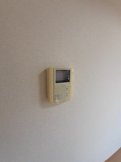 �y�Z�L�����e�B�z�@