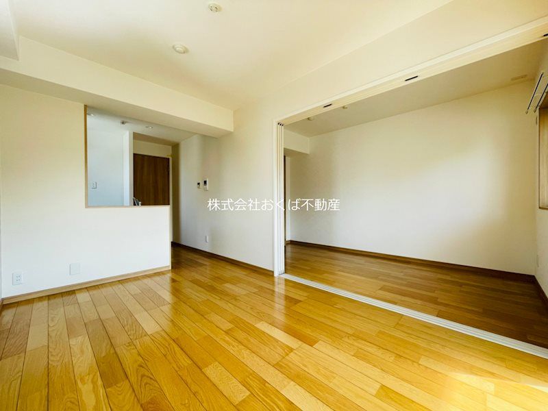 �y���ԁE���r���O�z�@