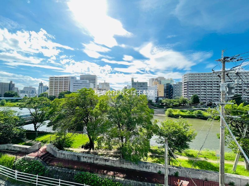 �y���]�z�@