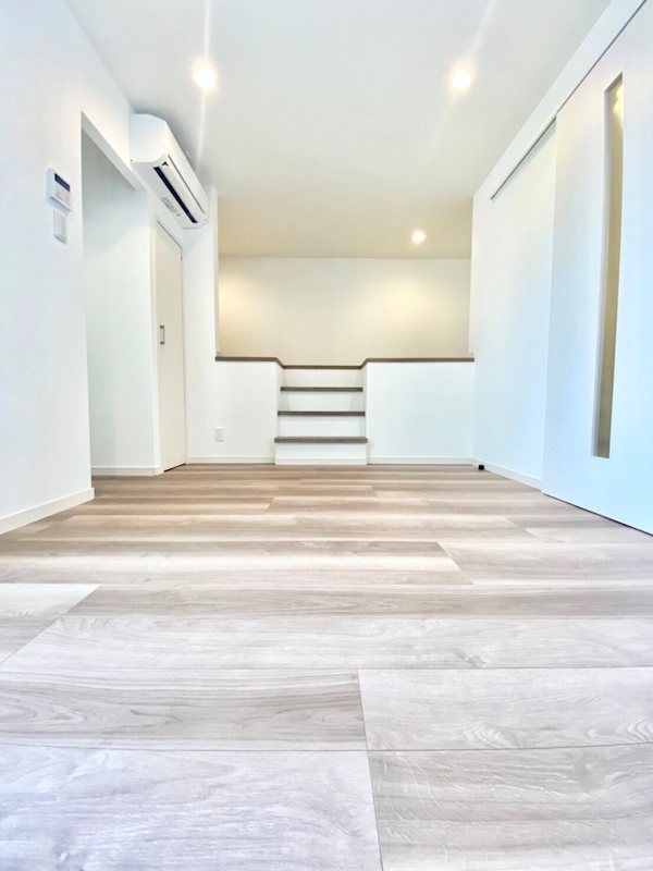 �y���ԁE���r���O�z�@