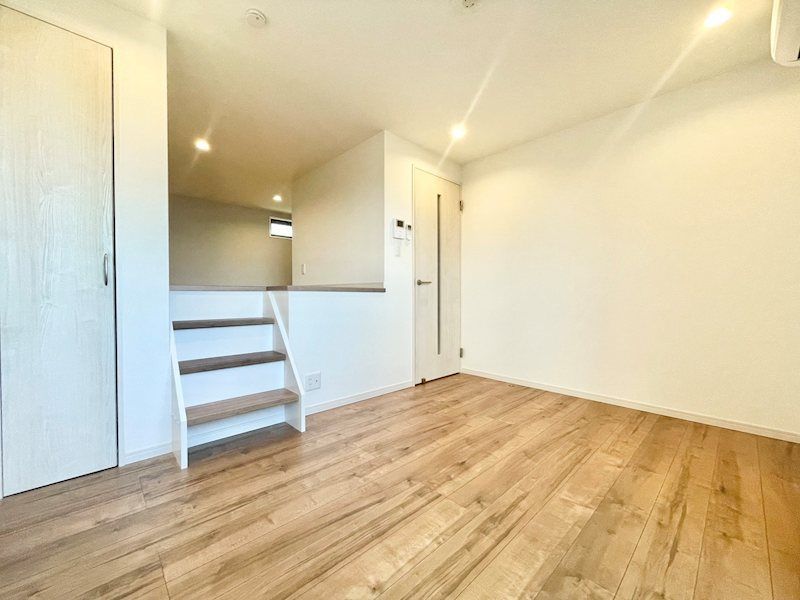 �y���ԁE���r���O�z�@