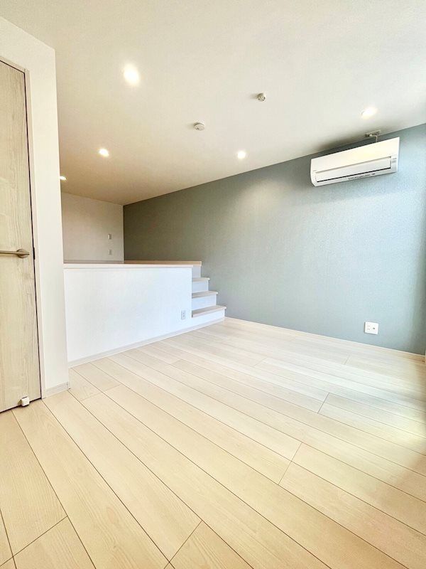 �y���ԁE���r���O�z�@