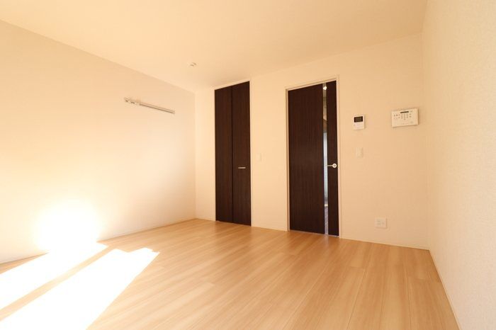 �y���ԁE���r���O�z�@