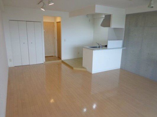 �y���ԁE���r���O�z�@