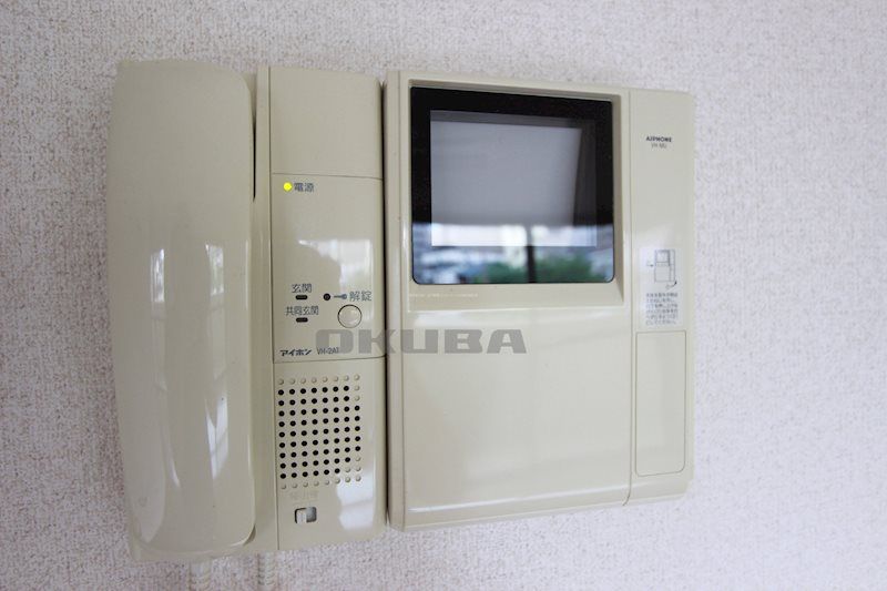 �y�Z�L�����e�B�z�@