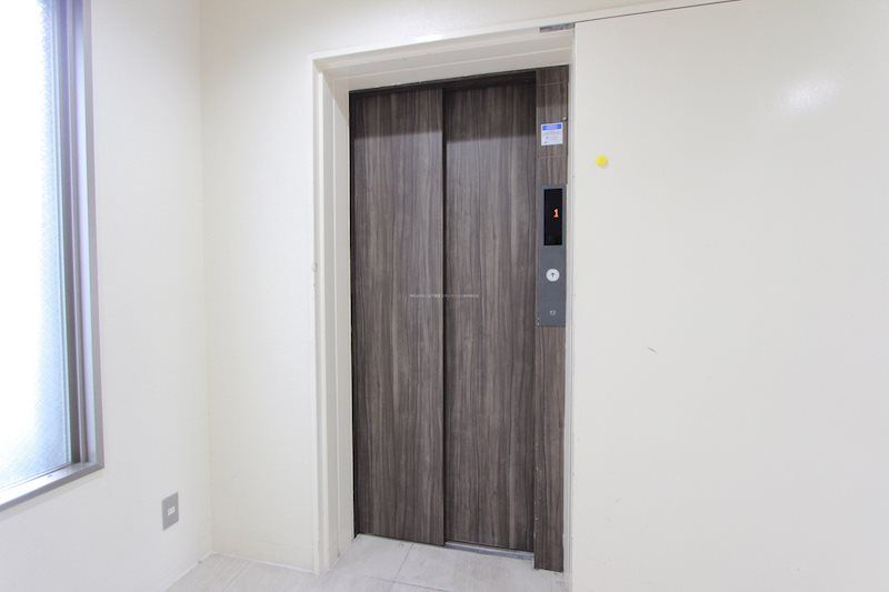 �y�G���g�����X�z�@