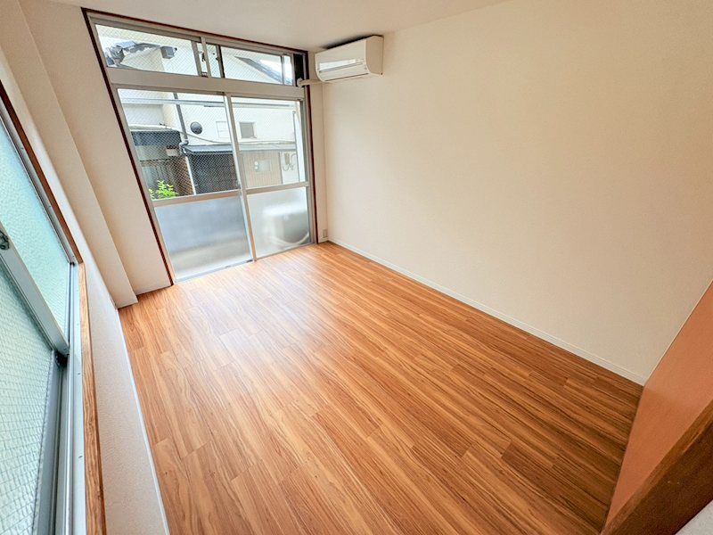 �y���ԁE���r���O�z�@