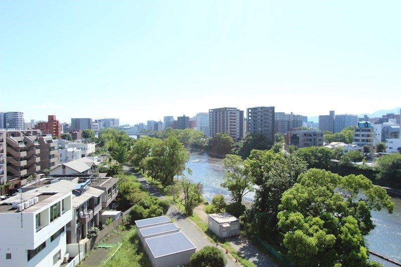 �y���]�z�@