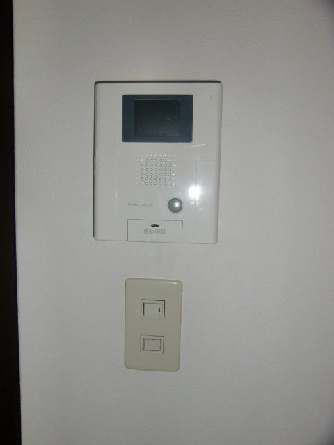 �y�Z�L�����e�B�z�@