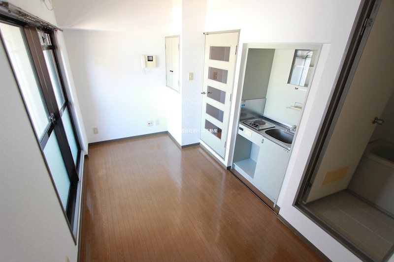 �y���ԁE���r���O�z�@