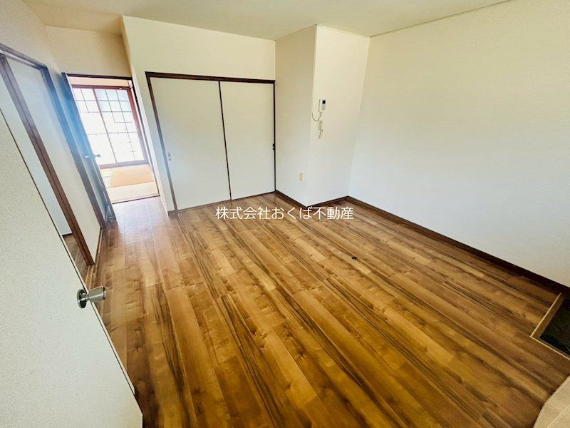 �y���ԁE���r���O�z�@