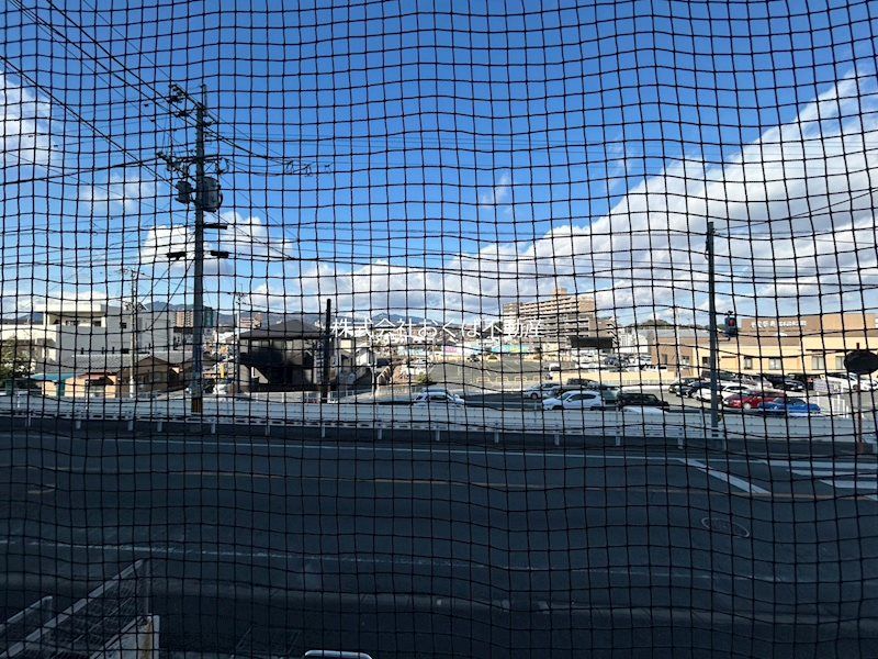 �y���]�z�@