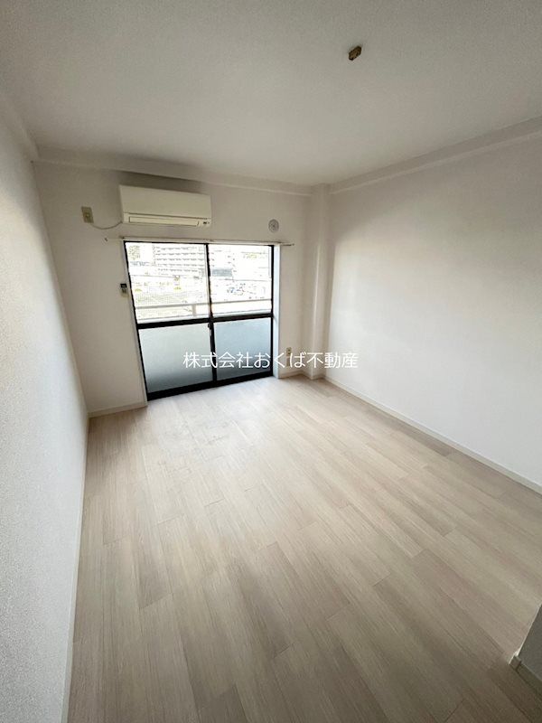 �y���ԁE���r���O�z�@