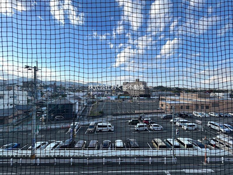 �y���]�z�@