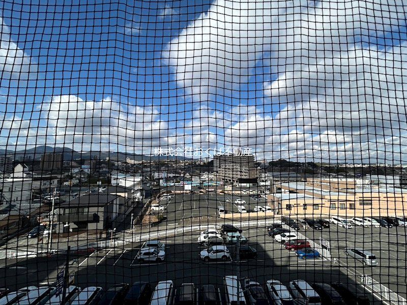 �y���]�z�@