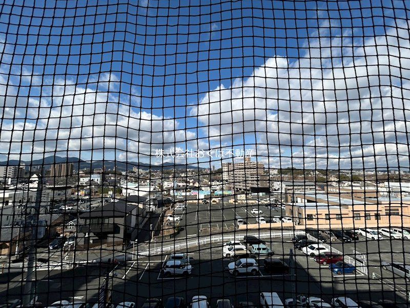 �y���]�z�@