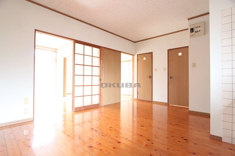 �y�����E���r���O�z�@