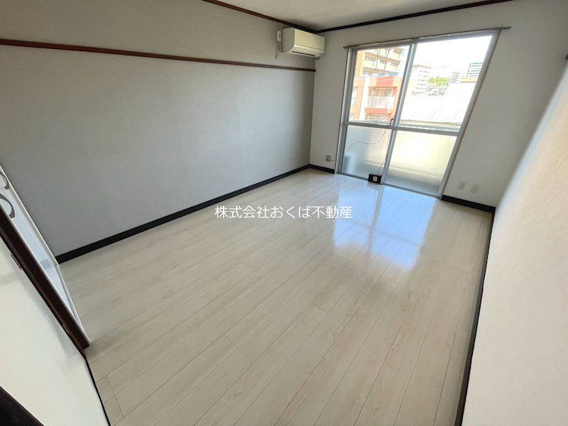 �y���ԁE���r���O�z�@