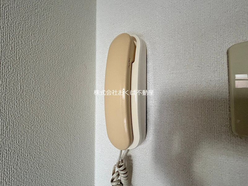 �y�Z�L�����e�B�z�@