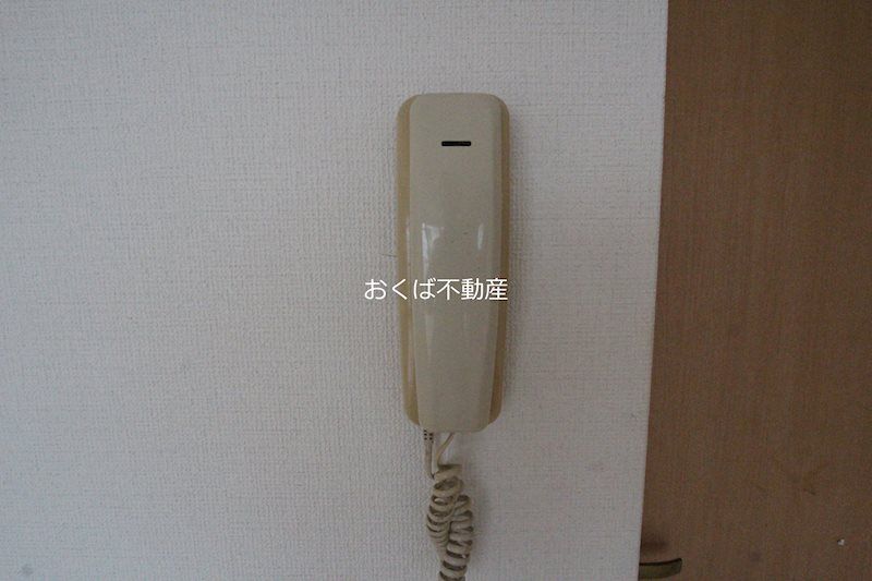 �y�Z�L�����e�B�z�@