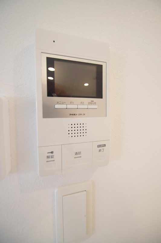 �y�Z�L�����e�B�z�@