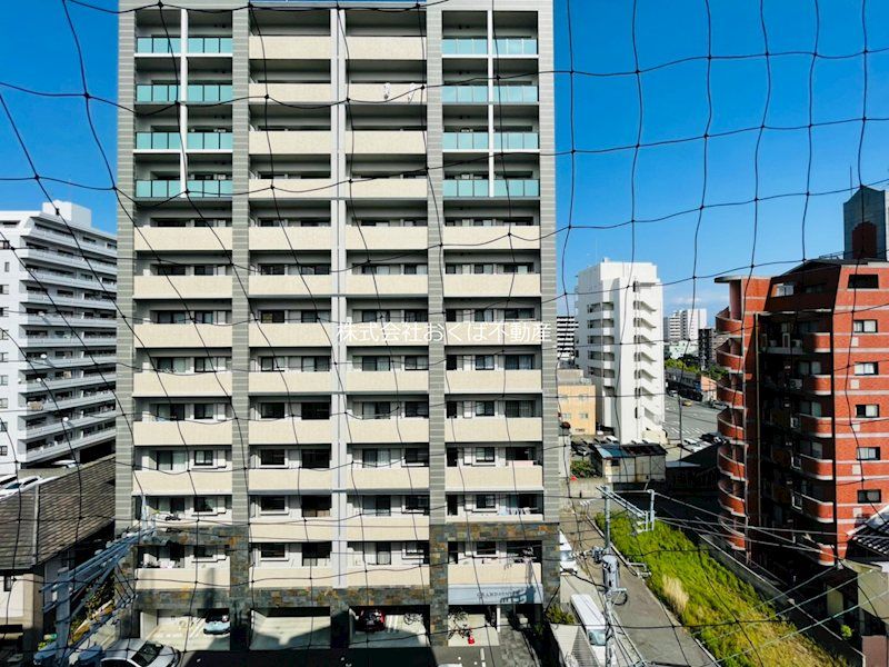 �y���]�z�@