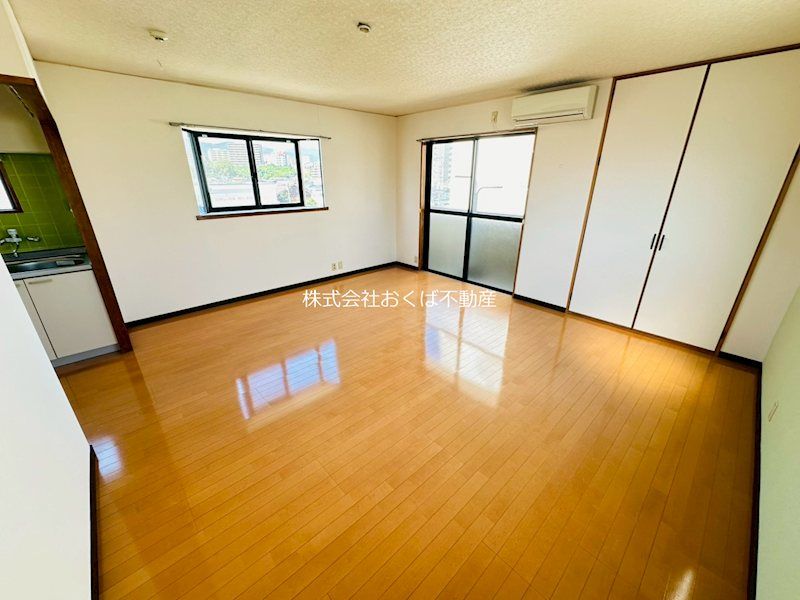 �y���ԁE���r���O�z�@