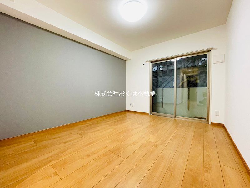 �y���ԁE���r���O�z�@