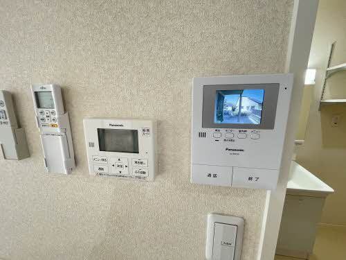 �y�Z�L�����e�B�z�@