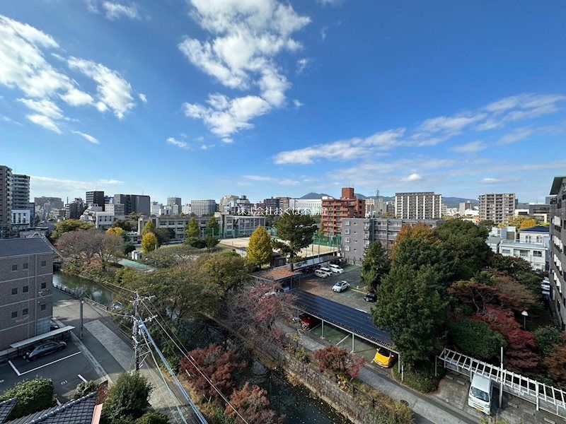 �y���]�z�@