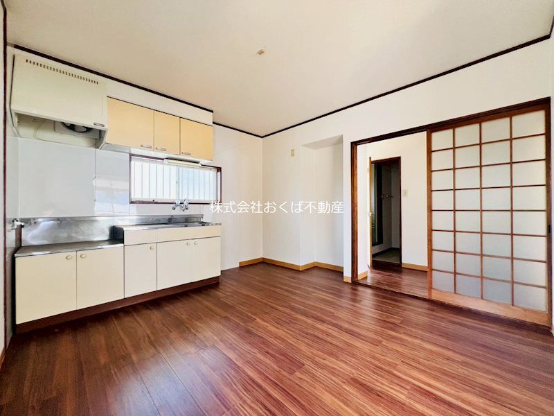 �y���ԁE���r���O�z�@