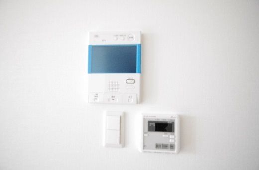 �y�Z�L�����e�B�z�@