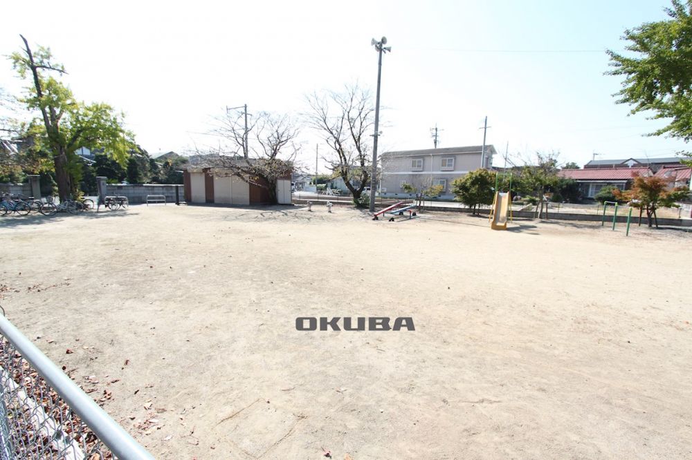 �y���Ӂz�@�ǊԐ_�Ђ܂��̍L�� 245m