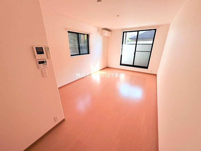 �y���ԁE���r���O�z�@