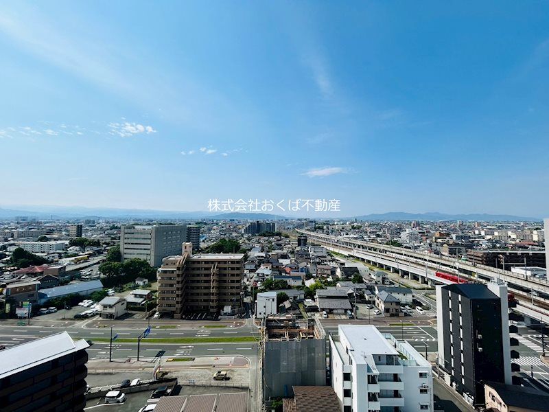 �y���]�z�@