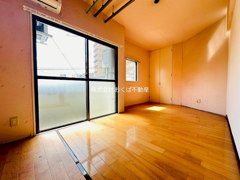 �y���ԁE���r���O�z�@