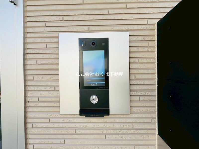 �y�Z�L�����e�B�z�@