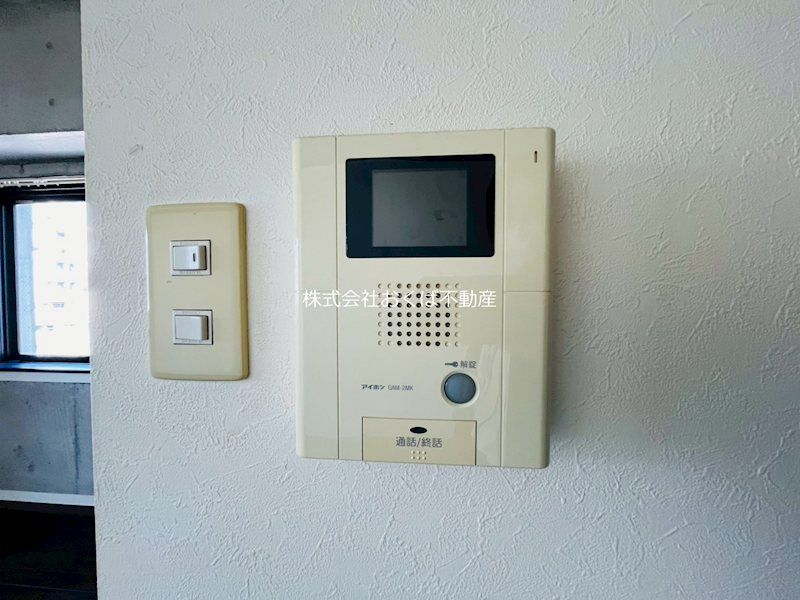 �y�Z�L�����e�B�z�@