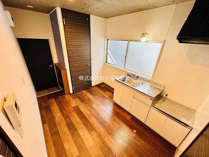 �y���ԁE���r���O�z�@